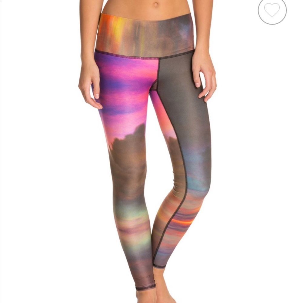 Teeki Cloud Yoga Pants Size Medium